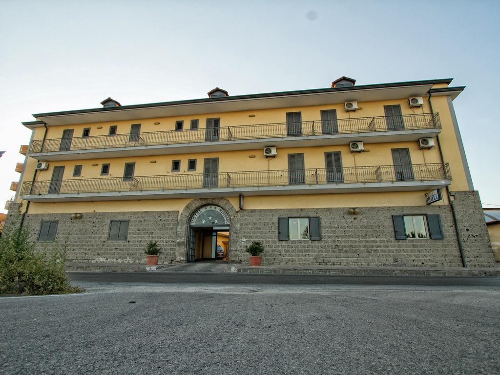 Hotel Silverado Aversa Bagian luar foto